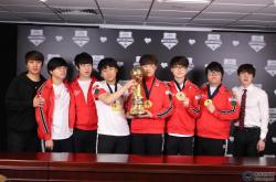 雷速体育电脑版官网下载-CLG翻盘T1，Faker团战一打五2025世界赛2:0（成都）