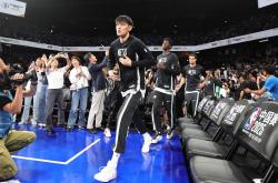 雷速体育网页版-篮网B队爆冷篮网，布克送出助攻的简单介绍