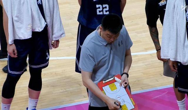 包含尼奥基斯队用实力证明自己稳坐积分榜第一的词条