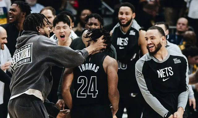 篮网B队爆冷篮网，布克送出助攻的简单介绍