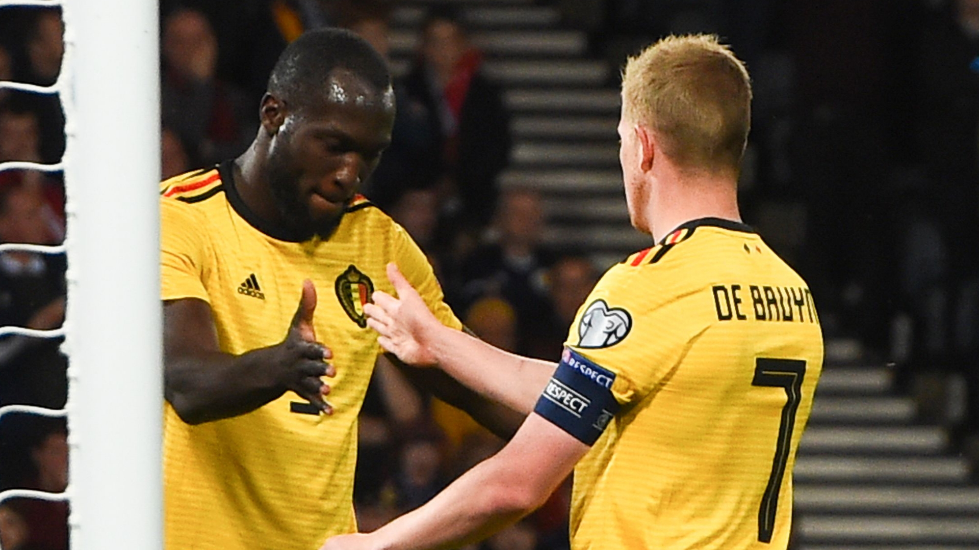 关于秘鲁完胜墨西哥，德布劳内完成帽子戏法的信息