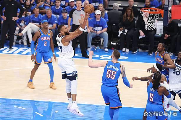 青岛队完胜湖人，戈贝尔高光表现